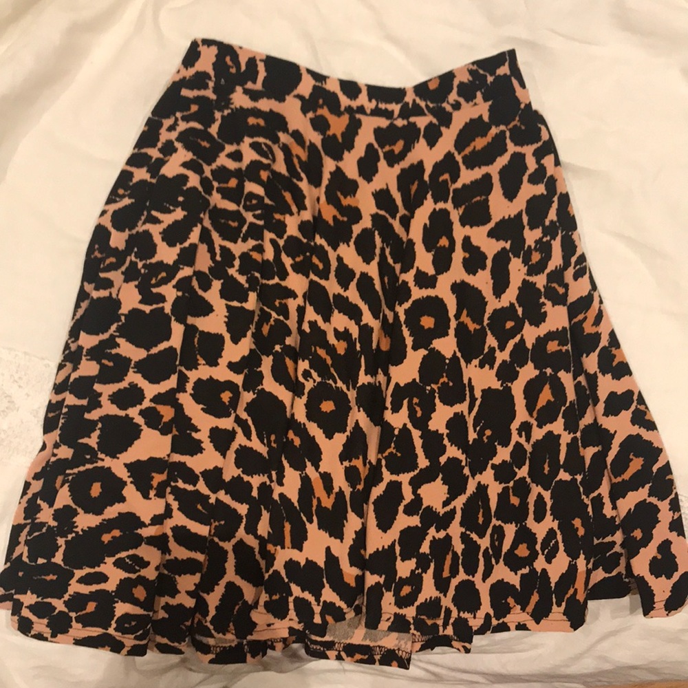 NWT Boohoo Leopard Skater Skirt